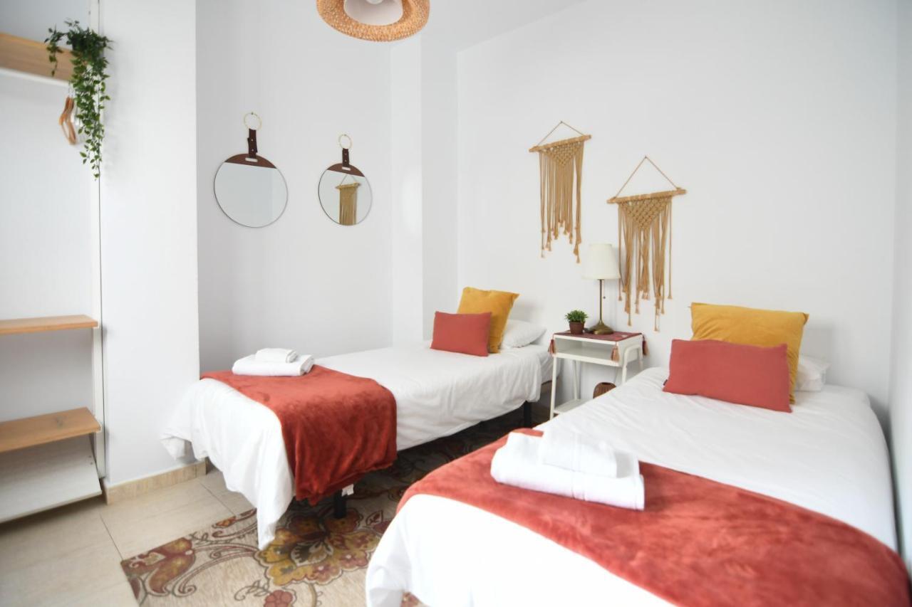 Center Nearby The +3bed +2bath +wifi Apartament